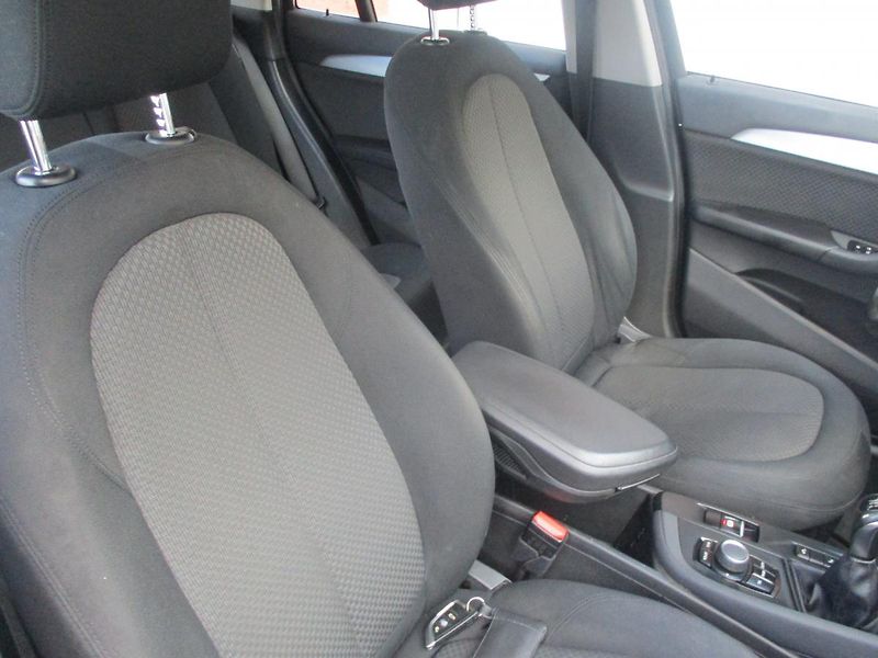 BMW X1 xDrive 18d nová TK - fotka 17 z 37