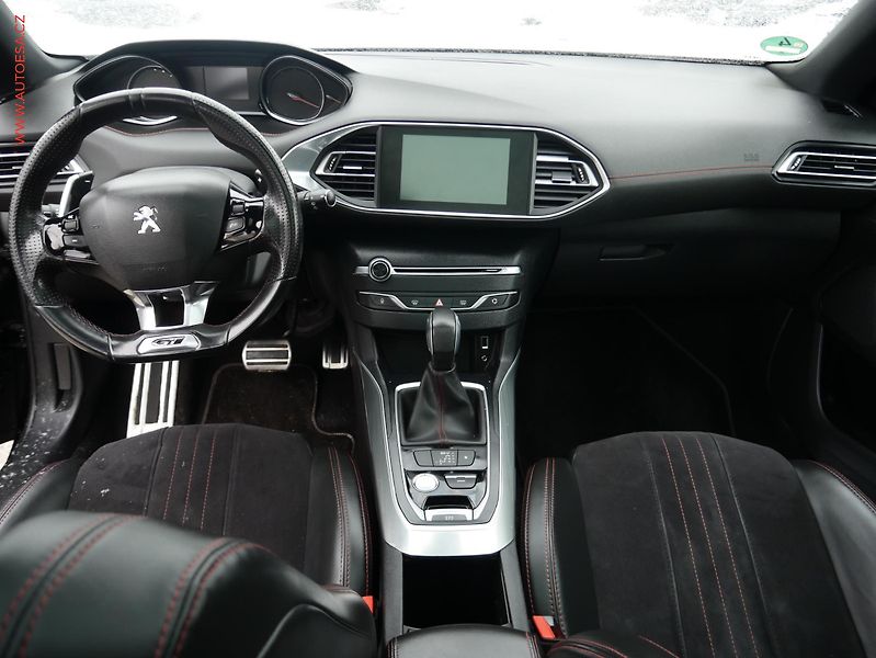 Peugeot 308 (2015) 2.0 HDi, 2.maj, AT, navi, LED - fotka 8 z 20