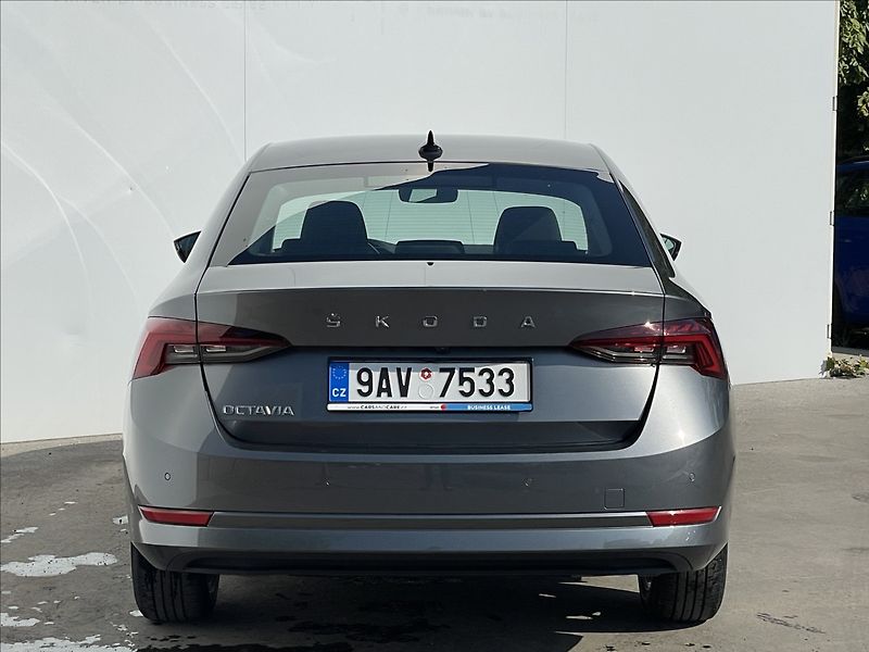Škoda Octavia 2,0 TDI DSG Style Plus LED+ACC - fotka 23 z 24
