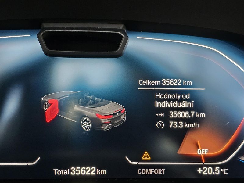 BMW Řada 8 840i xD cabrio 1.maj, CZ - fotka 22 z 26
