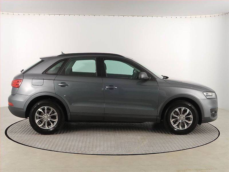 Audi Q3 (2012) 2.0 TDI, 4X4, Automat - fotka 6 z 19
