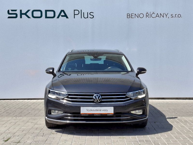 Volkswagen Passat (2023) Variant Elegance DSG 1,5TSi 11 - fotka 4 z 33