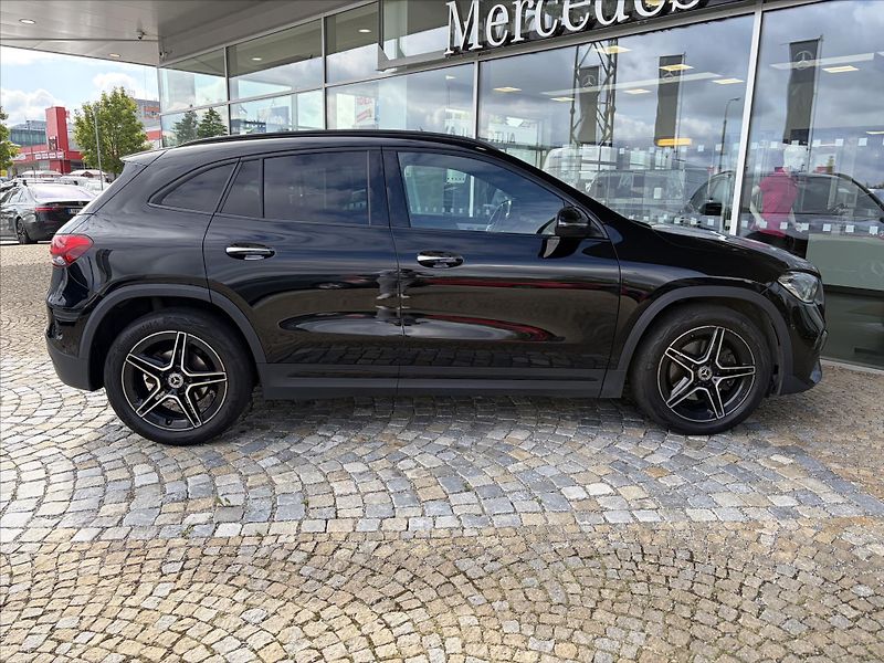 Mercedes-Benz GLA 200*AMG paket - fotka 25 z 30