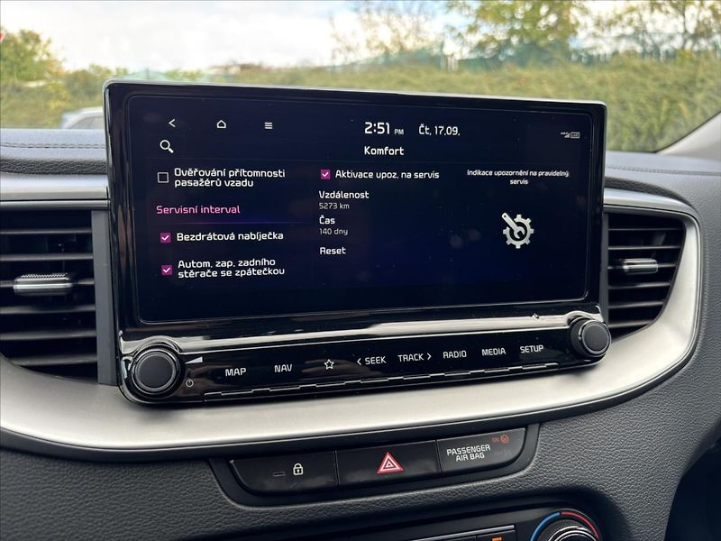 Kia Ceed 1,5 TGDi AT TOP ZÁRUKA CARPLAY - fotka 22 z 42
