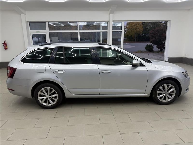 Škoda Octavia 1,6 TDi,Navi,digiklima,vyhř.se - fotka 6 z 33