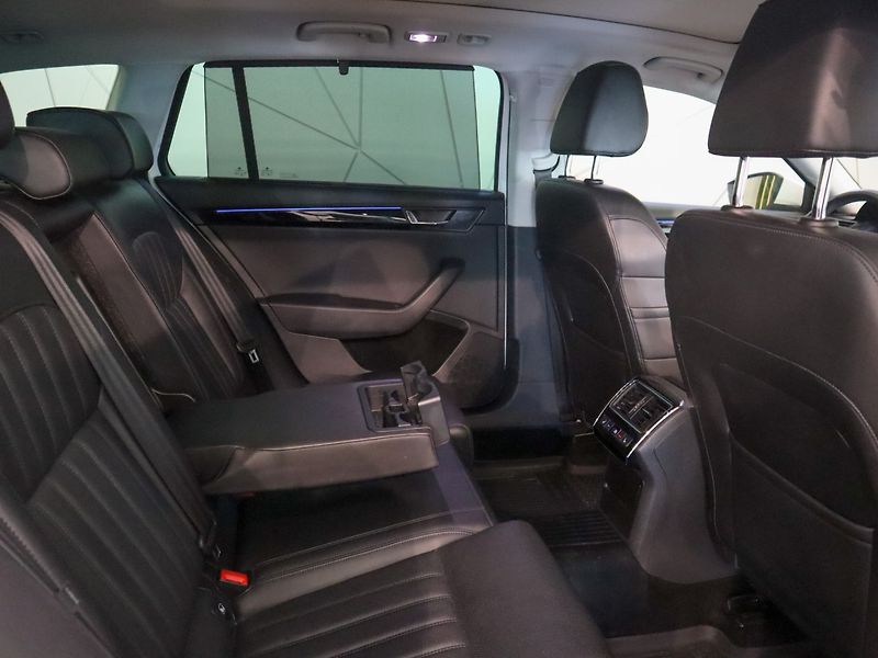 Škoda Superb 2.0 TDI DSG 140kW 4x4 L&K - fotka 23 z 25