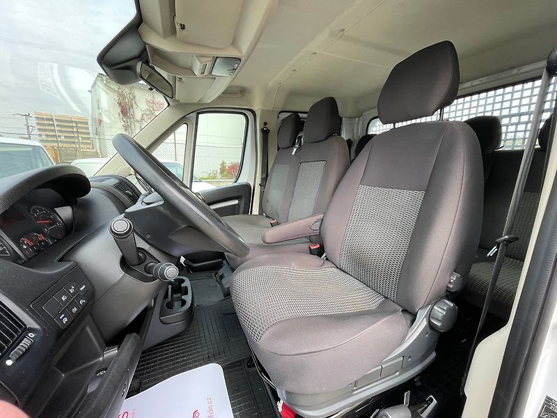 Citroën Jumper 2.2bHDi 103kW*CZ*7.MÍST*CarPla - fotka 12 z 42