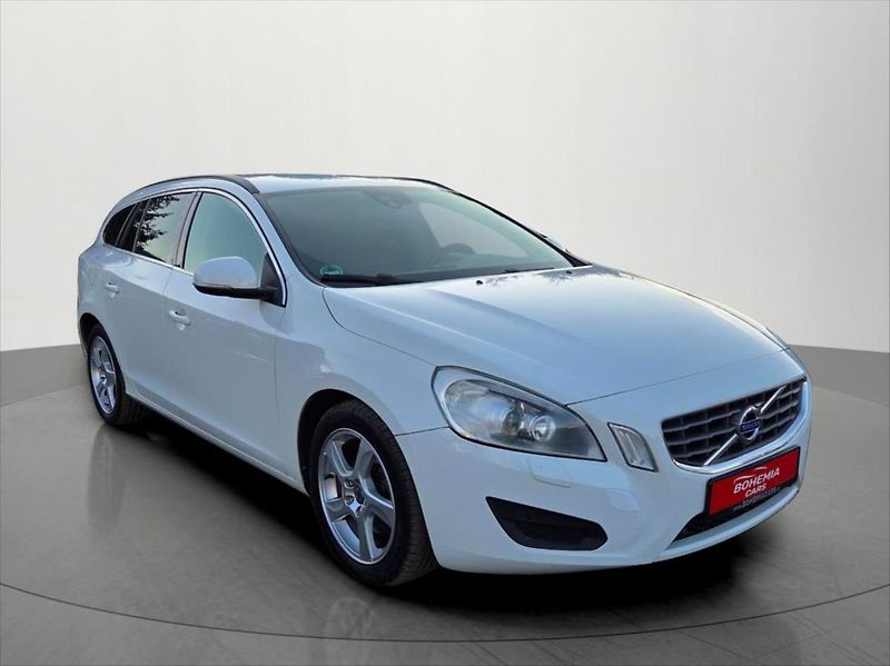 Volvo V60 2,0 120 KW D3 Automat tažné - fotografie inzerátu