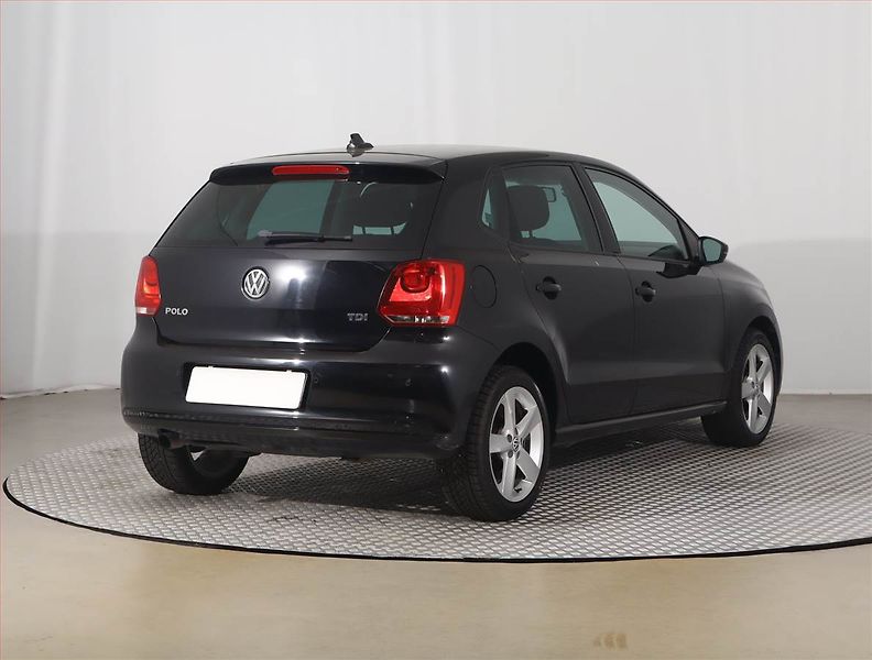 Volkswagen Polo (2012) 1.6 TDI, Automat, Navi, Xenony - fotka 5 z 19