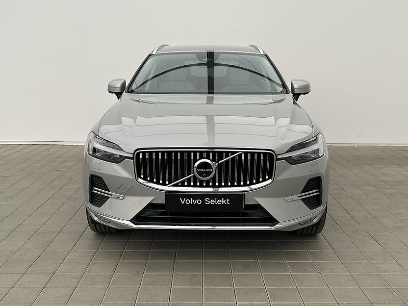 Volvo XC60 2.0 B5 4x4 INSCRIPTION - fotka 9 z 26