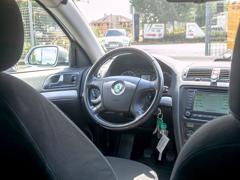 Škoda Octavia (2007) ČR 2.0TDI 103KW 2x KOLA– SCOUT - fotka 14 z 44