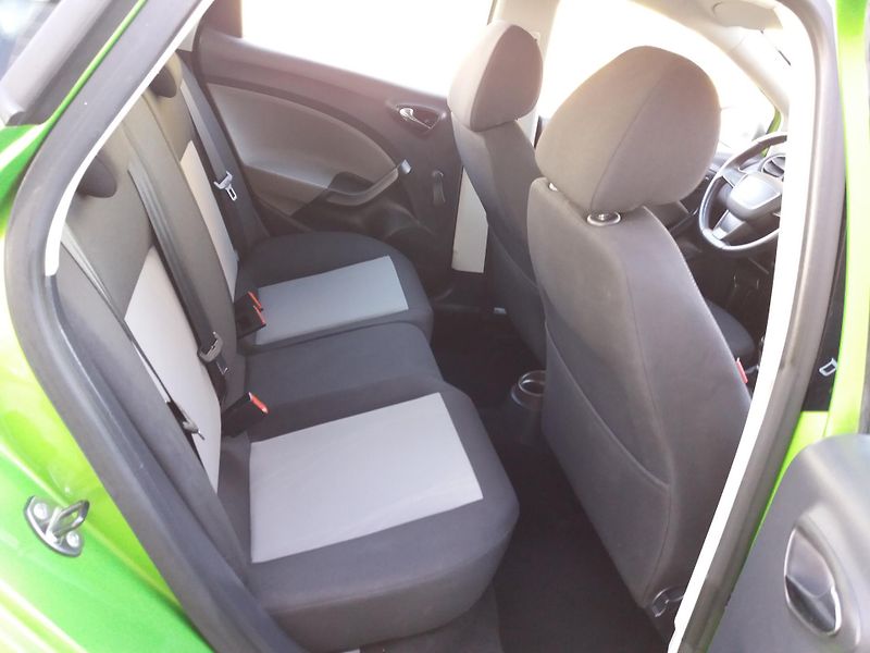 Seat Ibiza 1.4 16V,63kW,NAVI,DIG.KLIMA!! - fotka 22 z 37