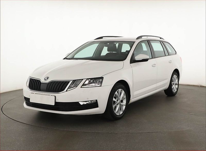 Škoda Octavia (2018) 1.6 TDI, Automat, Navi - fotka 2 z 16