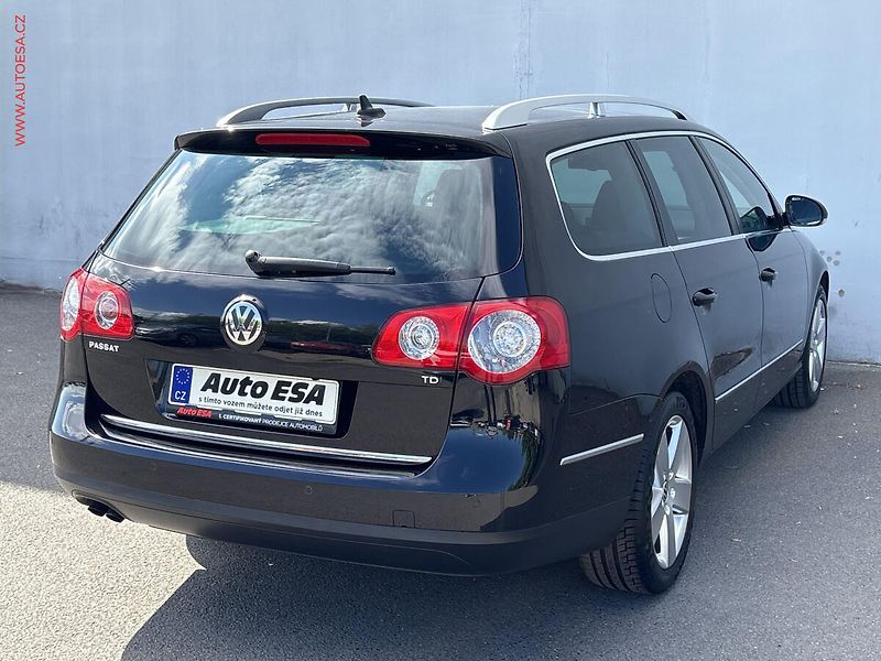 Volkswagen Passat (2007) 1.9 TDi, Comfortline - fotka 4 z 14