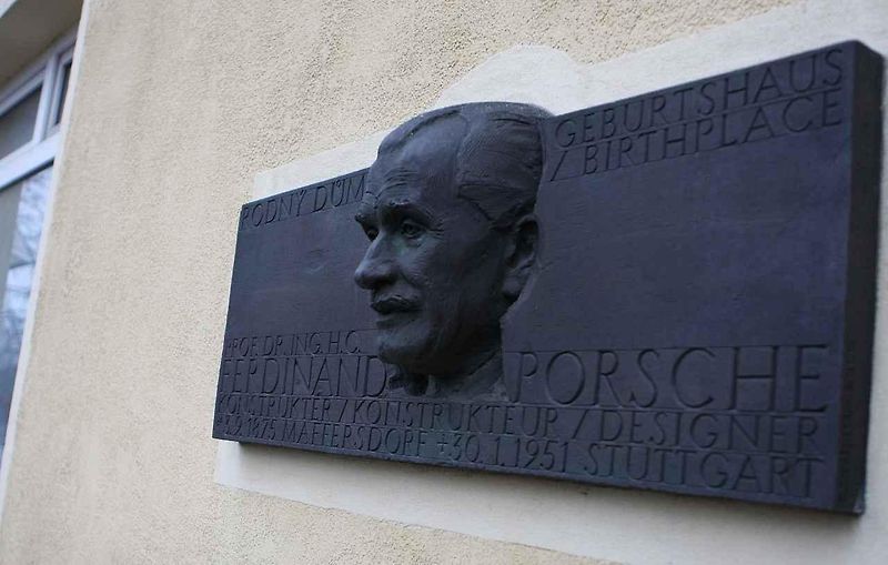 Ferdinand Porsche se narodil 3. září 1875 ve Vratislavicích u Liberce