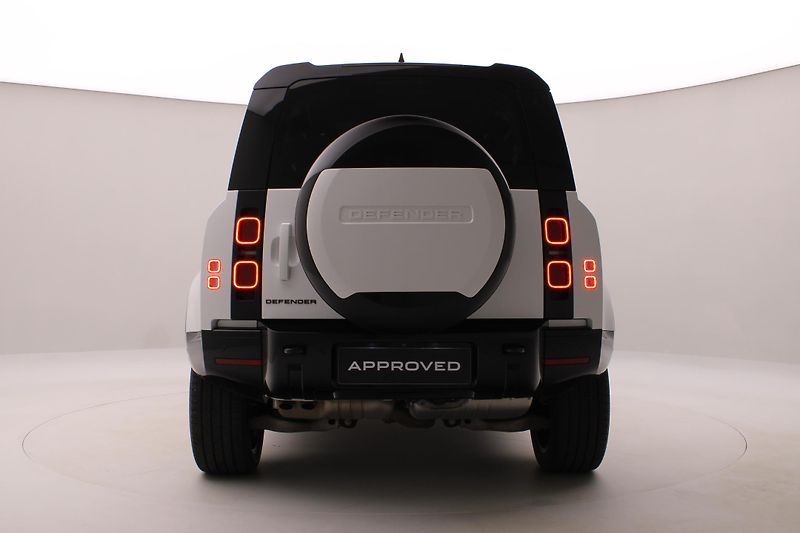 Land Rover Defender 110 D300 X-DYNAMIC HSE AWD AUT - fotka 11 z 49