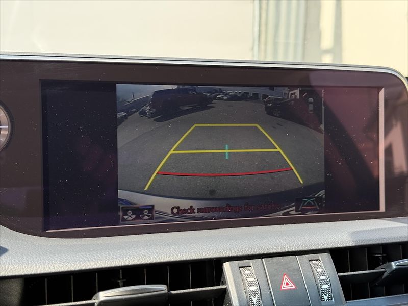 Lexus ES 300h 2,5 BUSINESS EDITION  ES - fotka 15 z 21