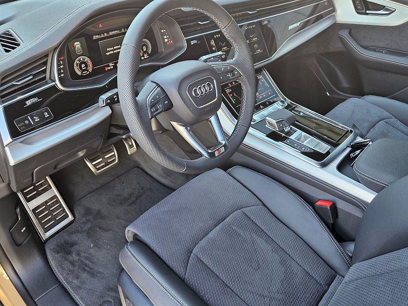Audi Q8 (2025) 50 TDI 210kW quattro - fotka 12 z 27