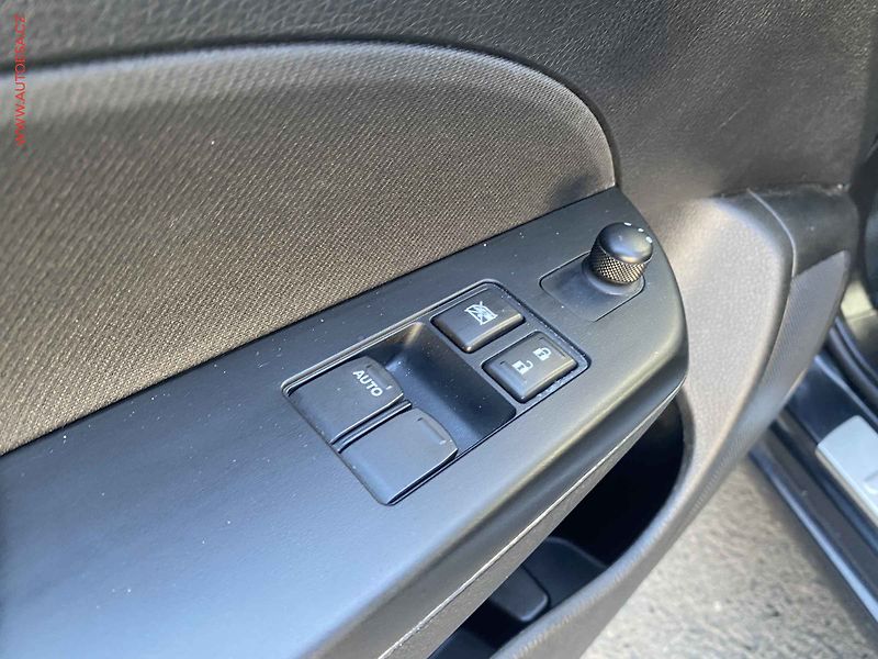Suzuki Swift (2015) 1.2 VVT, Klima - fotka 14 z 15