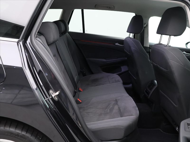 Volkswagen Golf 2,0 TDI 110kW Style - fotka 12 z 29