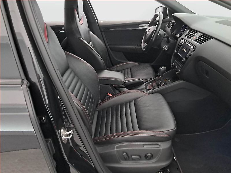 Škoda Octavia (2016) RS 2.0 TSI, Automat - fotka 9 z 23