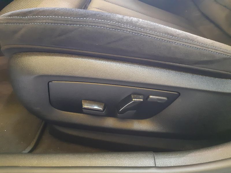 BMW Řada 5 520d XDRIVE M-PAKET - fotka 23 z 32