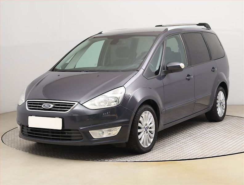 Ford Galaxy (2013) 2.0 TDCi, 7 míst, Navi - fotka 2 z 20