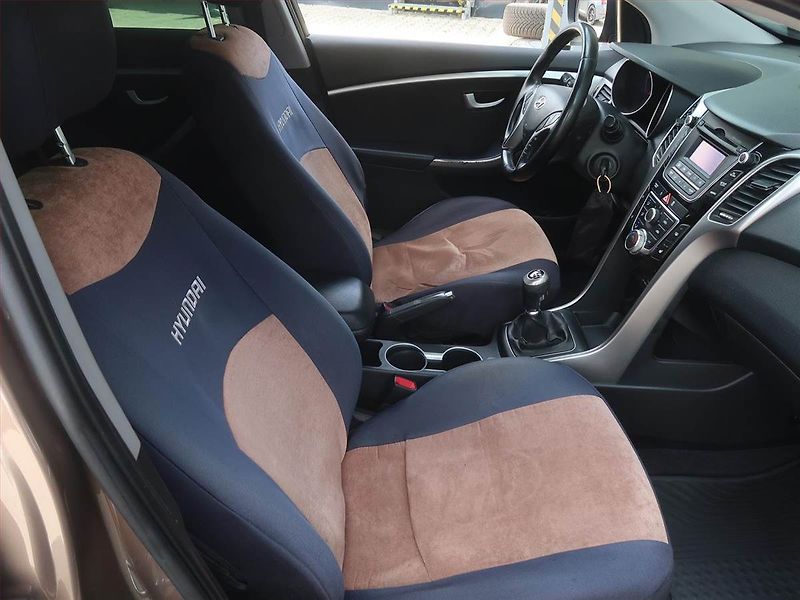 Hyundai i30 (2014) 1.4 CVVT, Serv.kniha, Tempomat - fotka 9 z 16