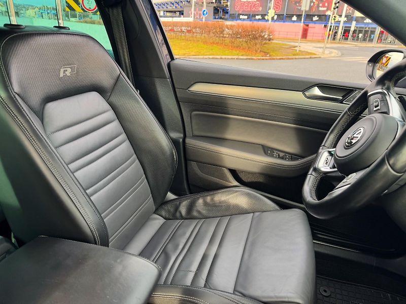 Volkswagen Passat (2015) 2.0 /176kW/4x4 - fotka 16 z 24