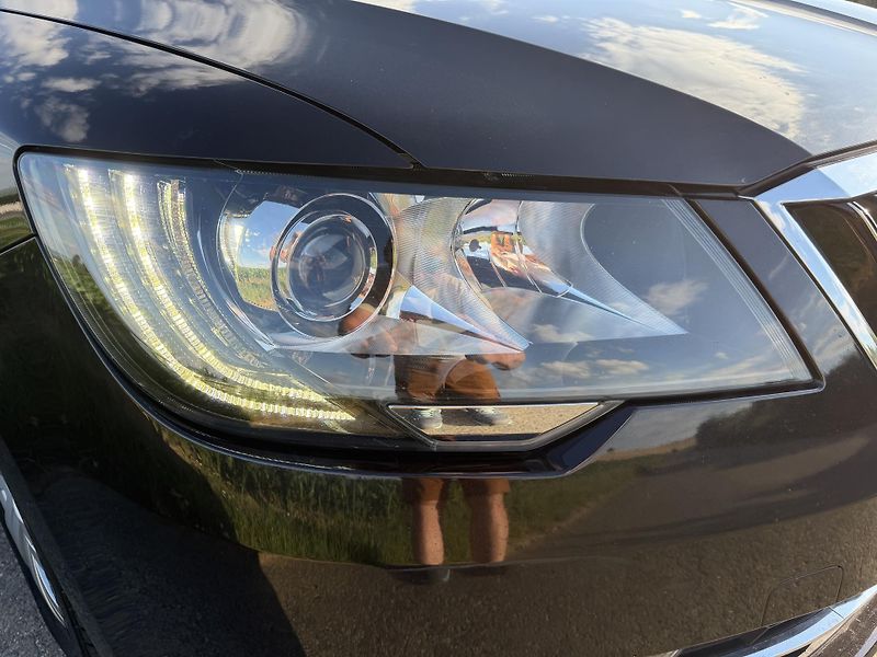 Škoda Superb (2014) 2,0TDI 125kW DSG ELEGANCE - fotka 12 z 81
