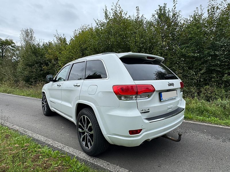 Jeep Grand Cherokee (2013)  Jeep Grand Cherokee Overland - fotka 5 z 13