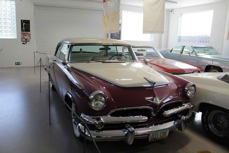 Příď vozu Cadillac Fleetwood Series 60 z roku 1947.
