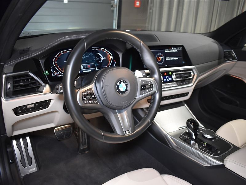 BMW Řada 3 330D Xdrive M-Paket,Pano   3,0 - fotka 12 z 27