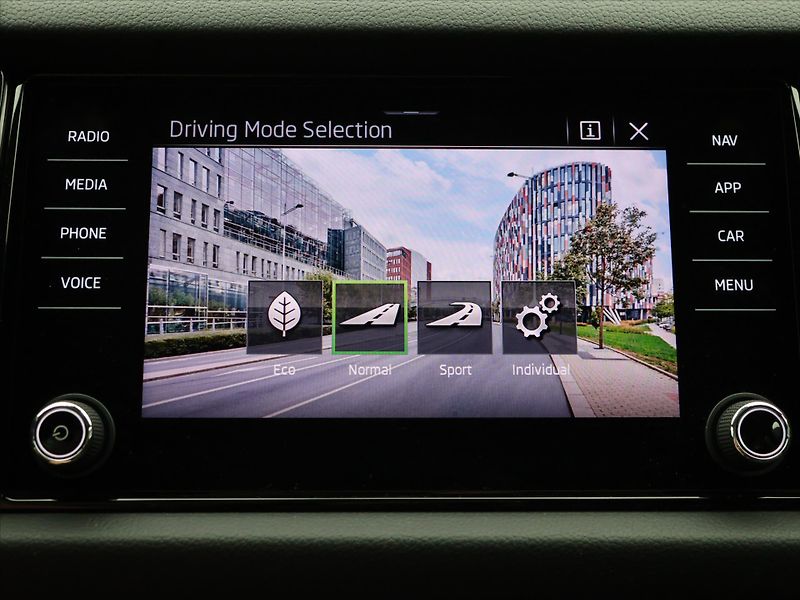 Škoda Kodiaq 2,0 TDI 110 kW Sportline DSG D - fotka 27 z 37