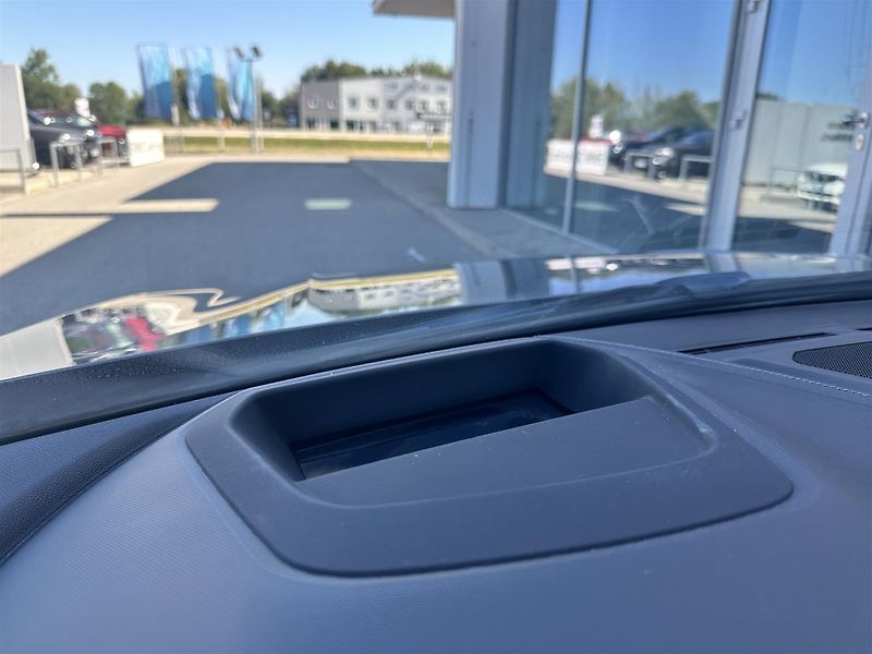 BMW Řada 2 220d xDrive - fotka 9 z 11