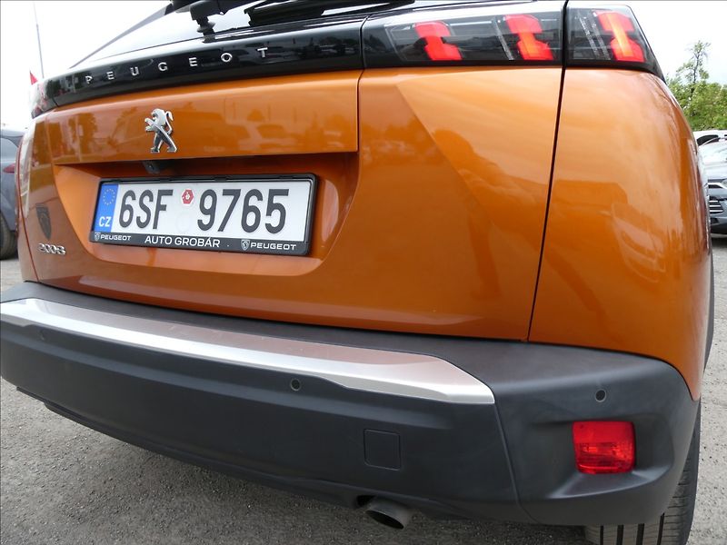 Peugeot 2008 1,2 PureTech 74kW Allure,závěs - fotka 10 z 45