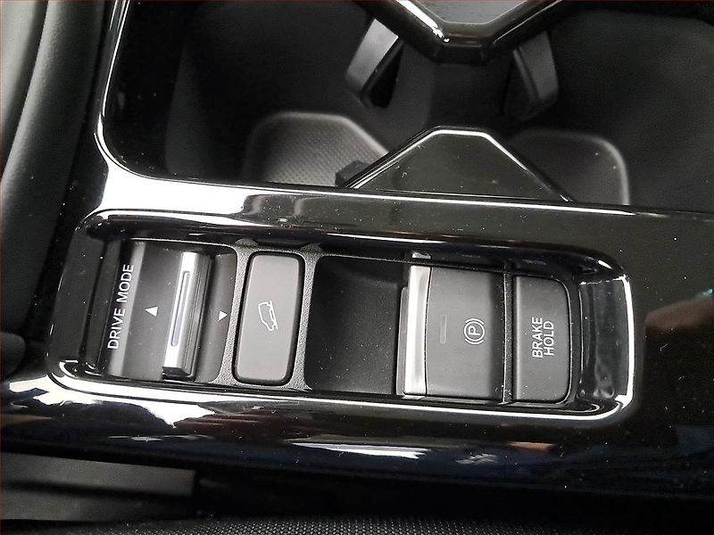 Honda HR-V (2023) e:HEV 1.5 i-MMD - fotka 17 z 21