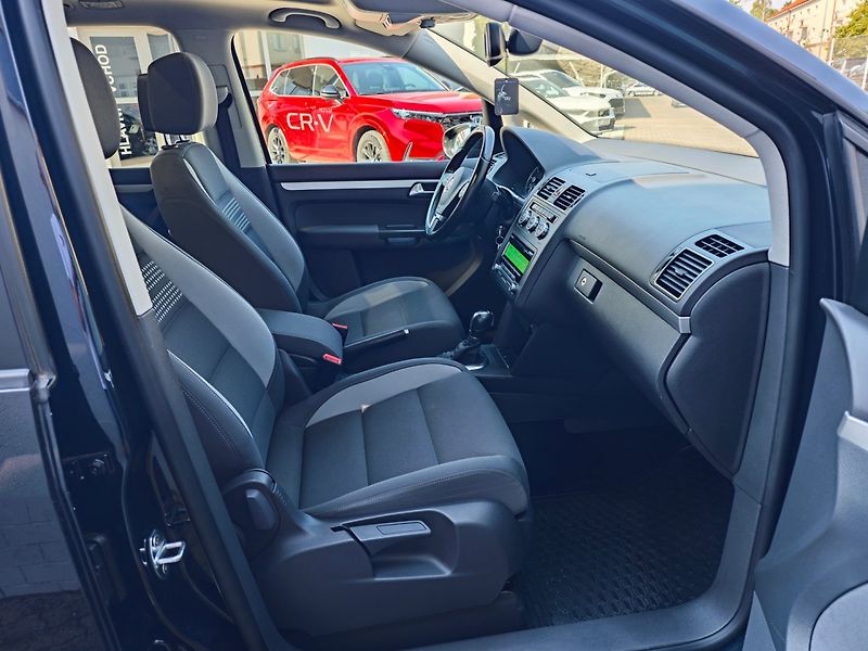 Volkswagen Touran (2013) 2.0 TDi Life 7 Míst Panorama - fotka 11 z 43