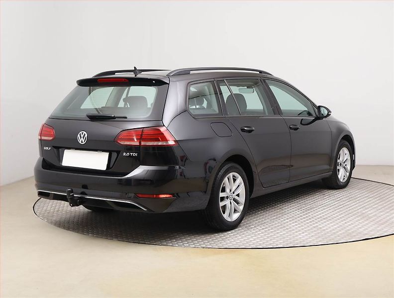 Volkswagen Golf (2017) Comfortline 2.0 TDI, Navi - fotka 5 z 24