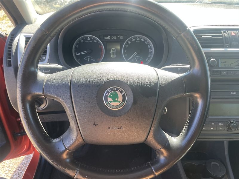 Škoda Fabia 1,4 i 16V Klima Elegance Klima - fotka 14 z 41