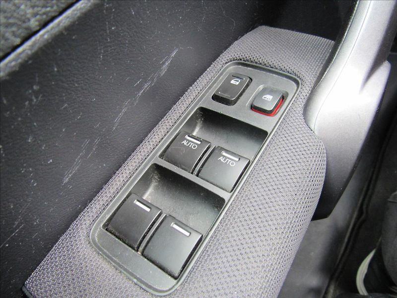 Honda CR-V 2,0 i-VTEC 4x4 Elegance - fotka 23 z 28