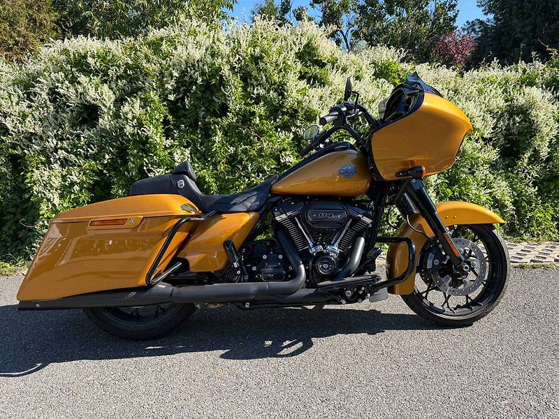 Harley-Davidson FLTRXS Road Glide Special (2023) - fotka 4 z 16