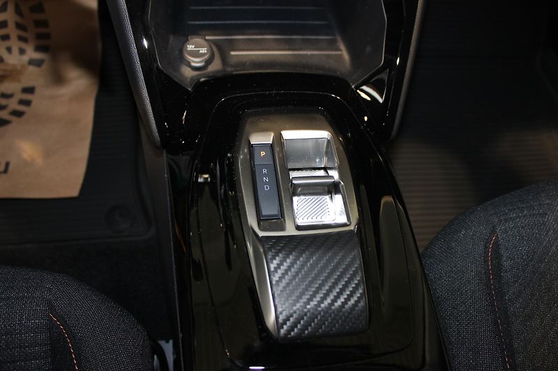 Peugeot 208 (2026) 208 BUSINESS Hybrid 110 e-DCS6 - fotka 11 z 17