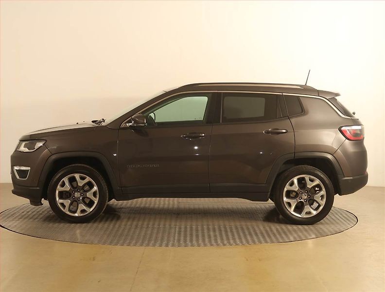 Jeep Compass (2019) 1.4 MultiAir, 4X4, Automat - fotka 3 z 21