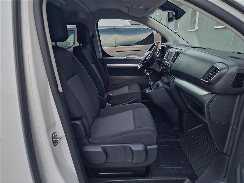 Toyota ProAce Verso 2.0 D-4d 110kW L2 Shuttle, ČR - fotka 14 z 50