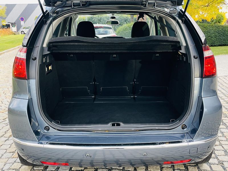Citroën C4 Picasso 1.6i 88KW MANUÁL LED SENZORY - fotka 21 z 42