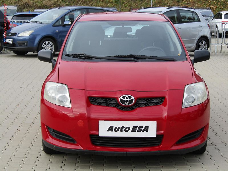 Toyota Auris (2009) 1.3 VVT-i, ČR, AC, STK8/27 - fotka 2 z 14