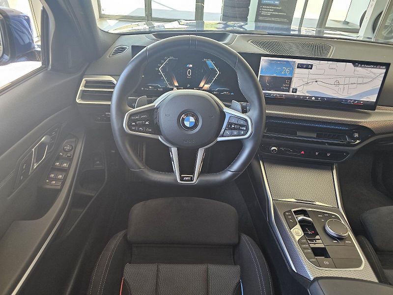 BMW Řada 3 320d xDrive M paket - fotka 21 z 34