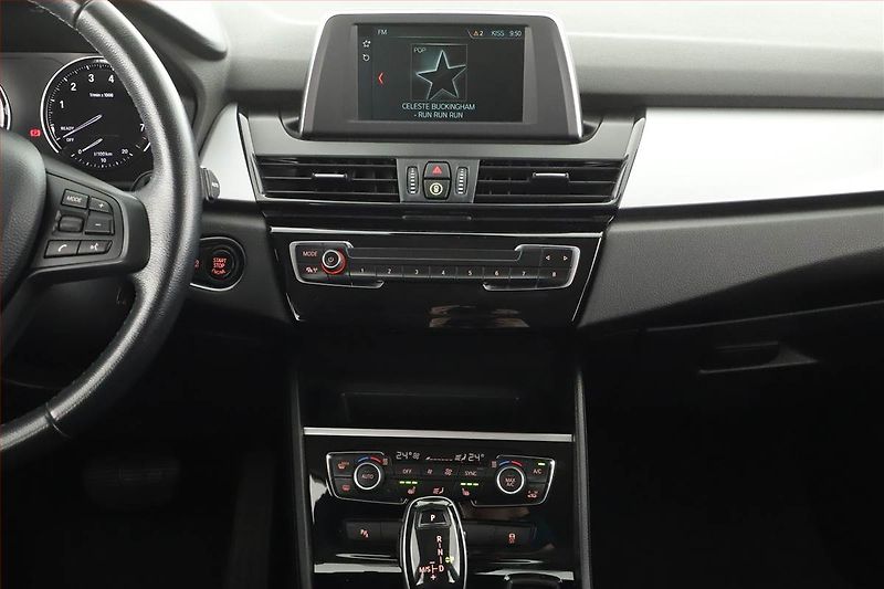 BMW Řada 2 (2018) 218i Gran Tourer, Automat - fotka 9 z 20