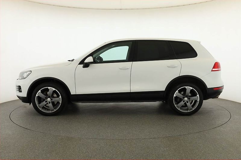 Volkswagen Touareg (2012) 3.0 TDI, 4X4, Automat - fotka 3 z 17
